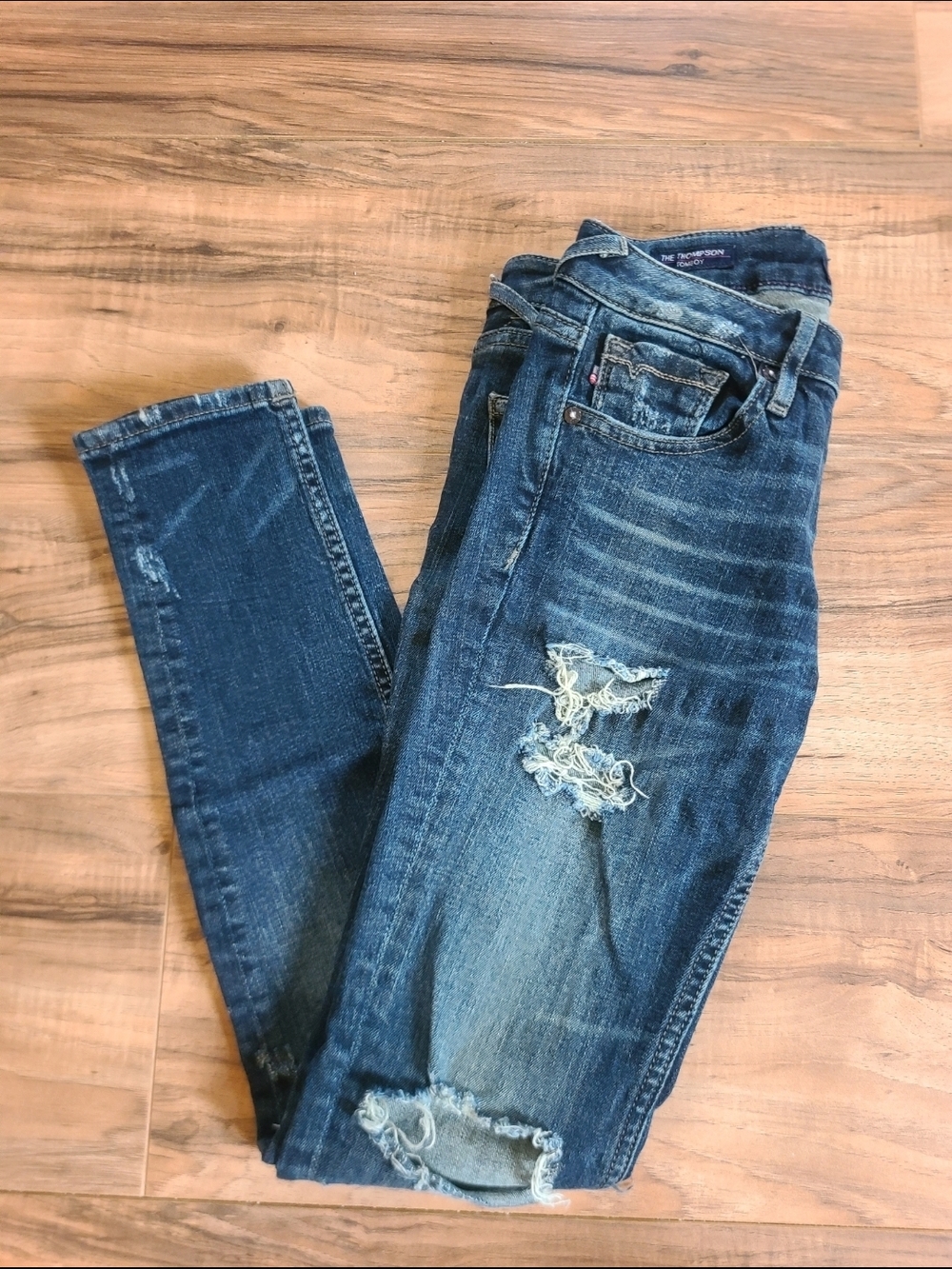 VIGOSS The Thompson Tomboy Jeans Distressed Skinny Dark Wash 25x27